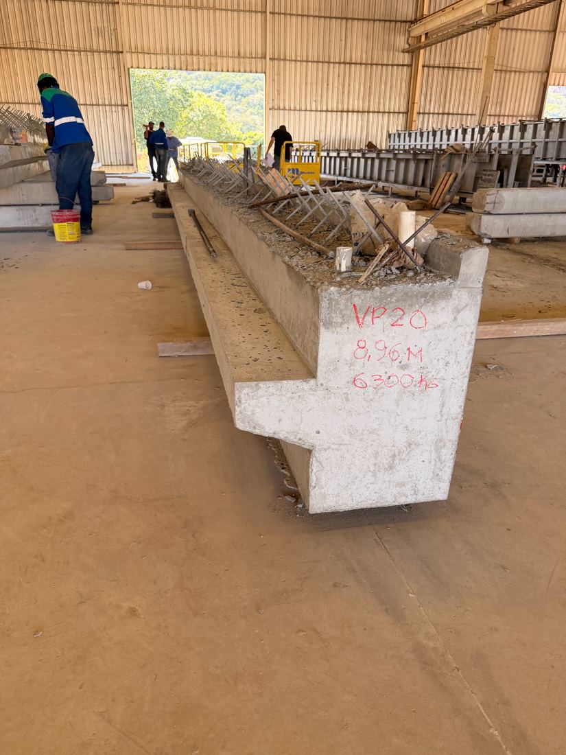 Pilares na pista na fábrica VIX em Serra – ES.